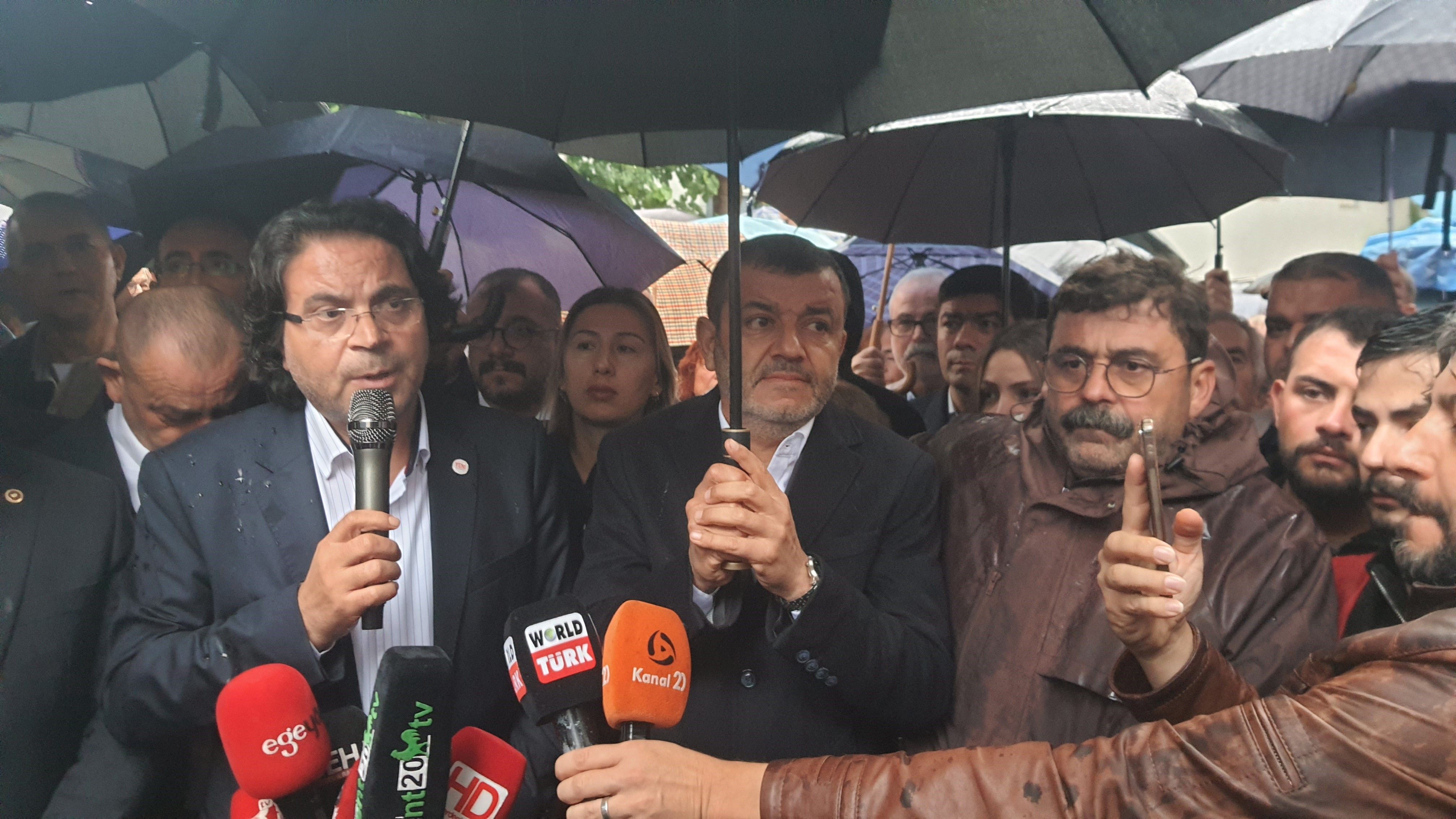 Sağanak Altında Şeniz Doğan’a Destek Açıklaması