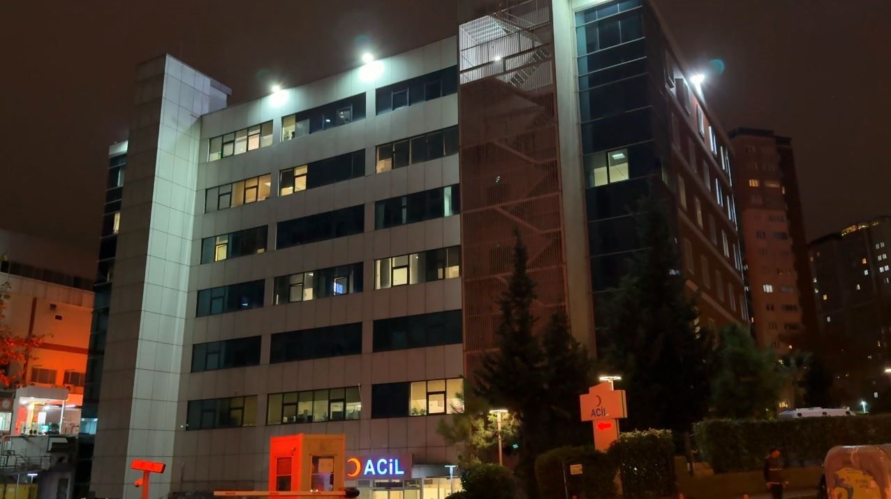 Şarkıcı Hakkı Bulut Sahnede Fenalaştı
