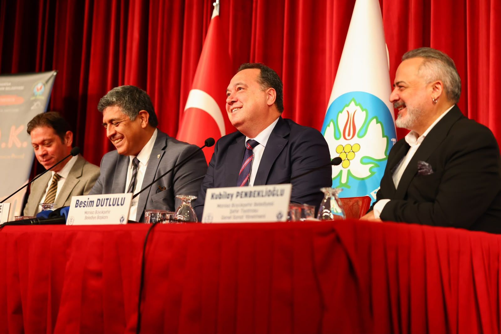 Şehir Tiyatrosu 20. Yılına ‘G.d.k.’ Prömiyeriyle “Merhaba” Diyor (1)