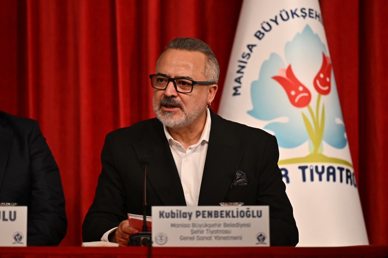 Şehir Tiyatrosu 20. Yılına ‘G.d.k.’ Prömiyeriyle “Merhaba” Diyor (4)