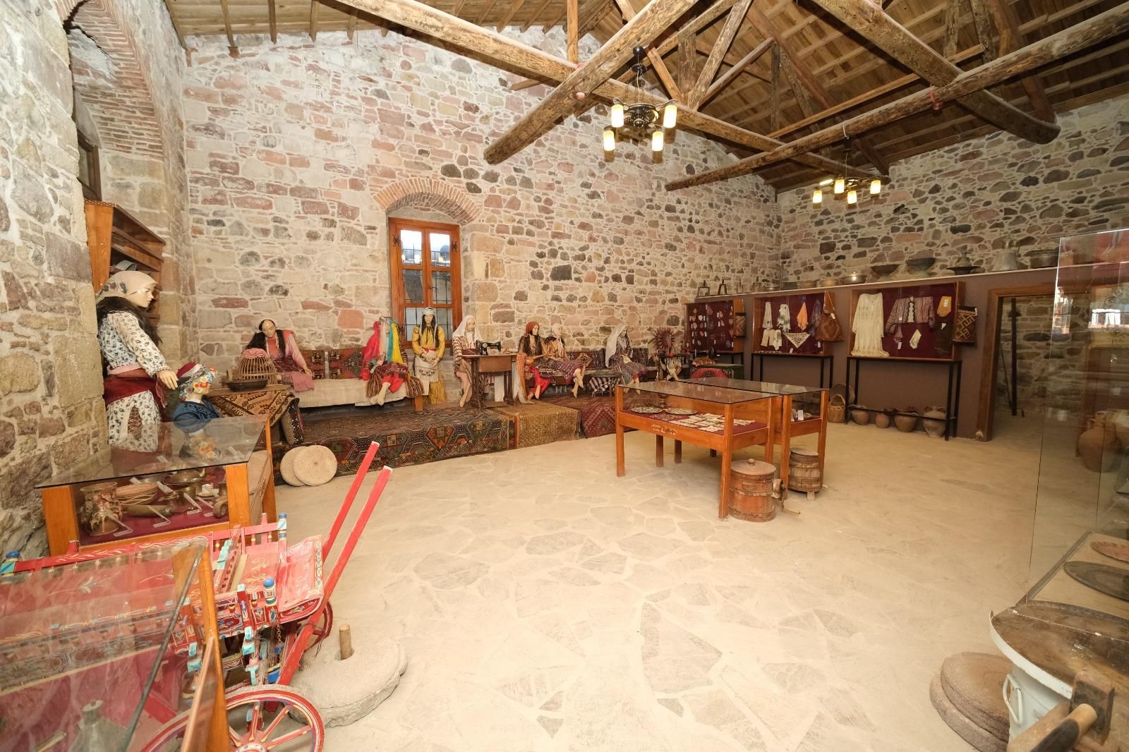 Spot Dikili Belediyesi, Iki Öğrenci Çalışma Merkezi Ile Çandarlı Kültür Evi’ni Düzenlenen Törenlerle Hizmete Sundu (1)