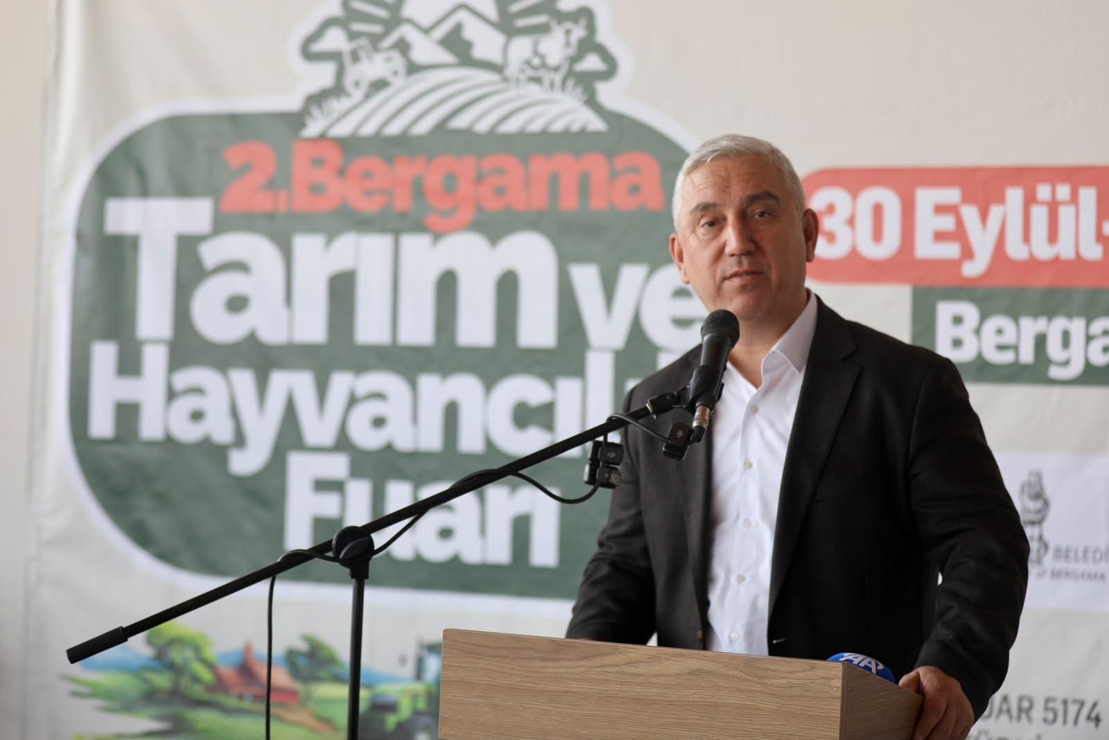 Bergama’da zeytincilik gündemi fuarda ele alındı