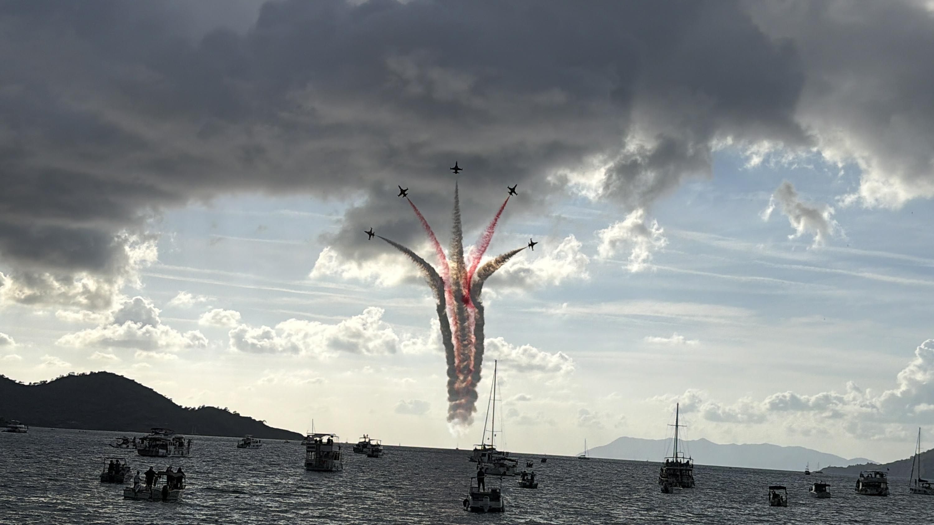 Türk Yıldızları Fethiye Semalarında Gösteri Yaptı