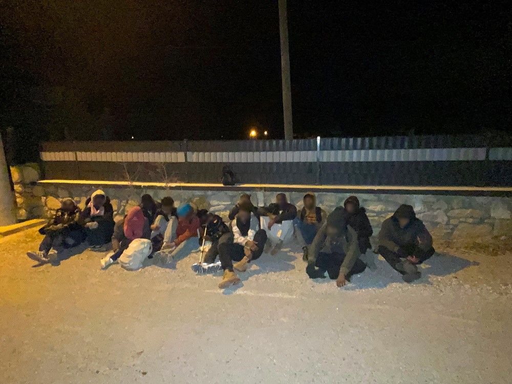 Urla’da 16 düzensiz göçmen yakalandı