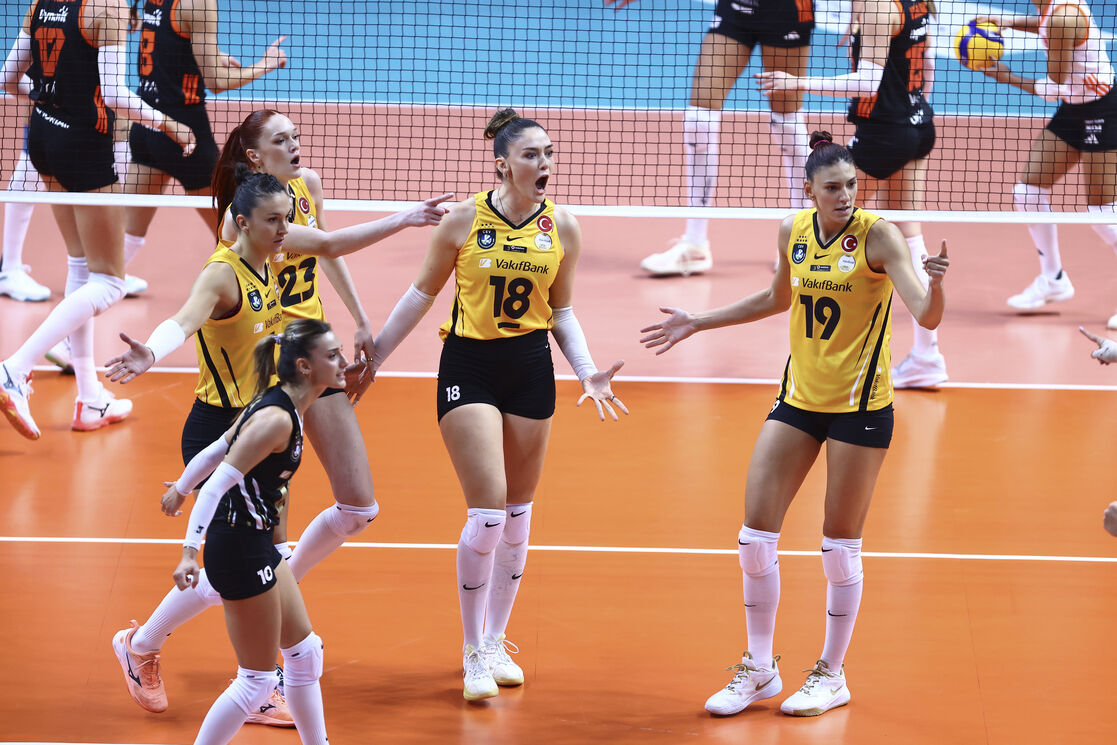 Vakıfbank Sezonu Kupayla Açtı