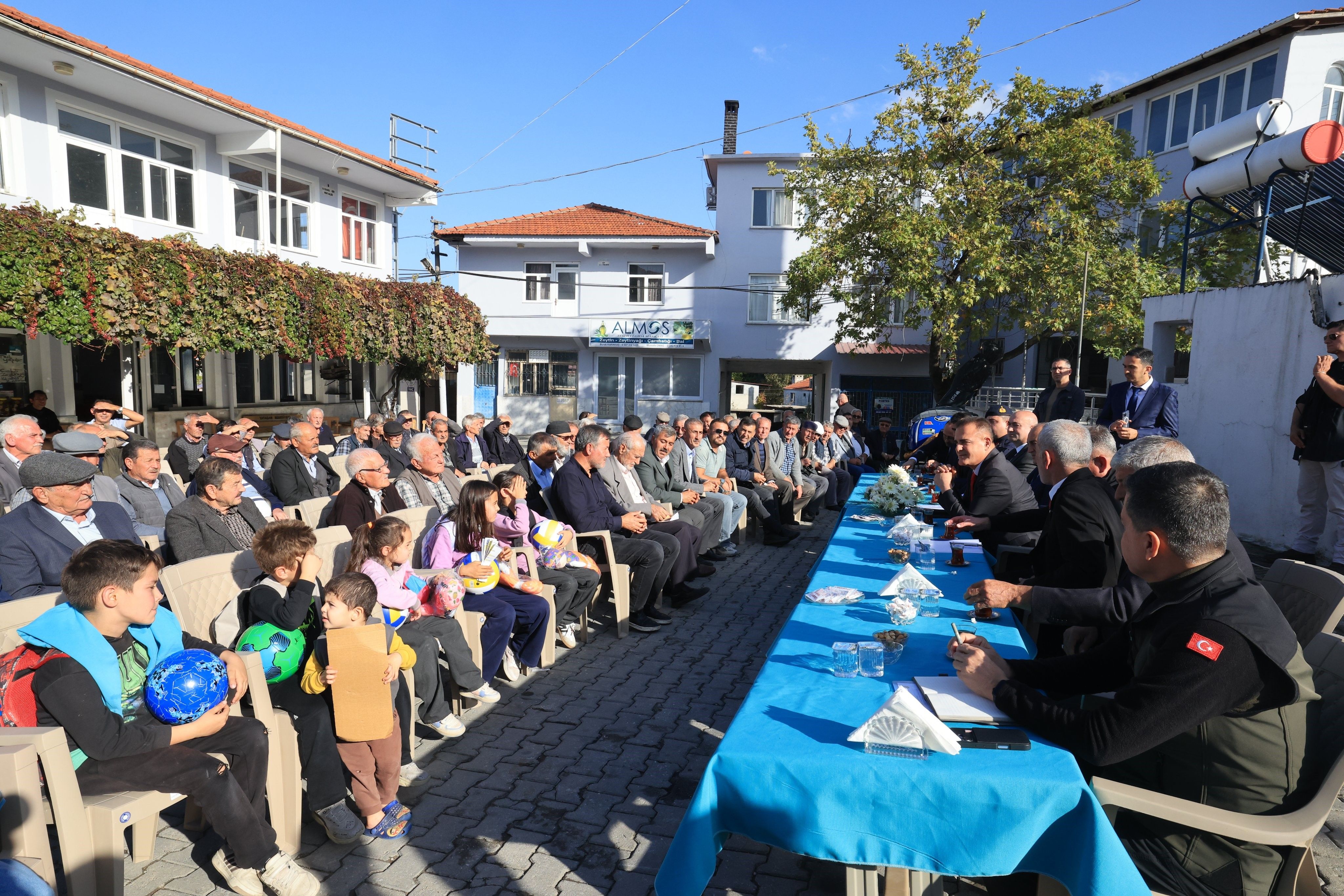 Vali Akbıyık, Çam Fıstığı Üreticileriyle Buluştu (2)