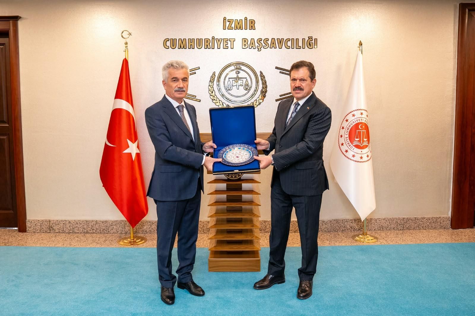 Danıştay Başkanı Zeki Yiğit İzmir Adliyesini ziyaret etti