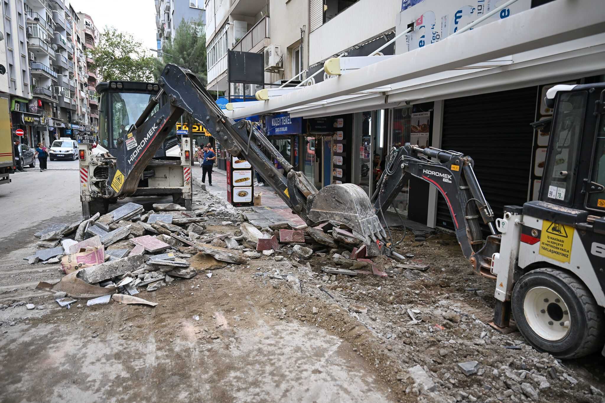 Zafer Caddesi, (2)